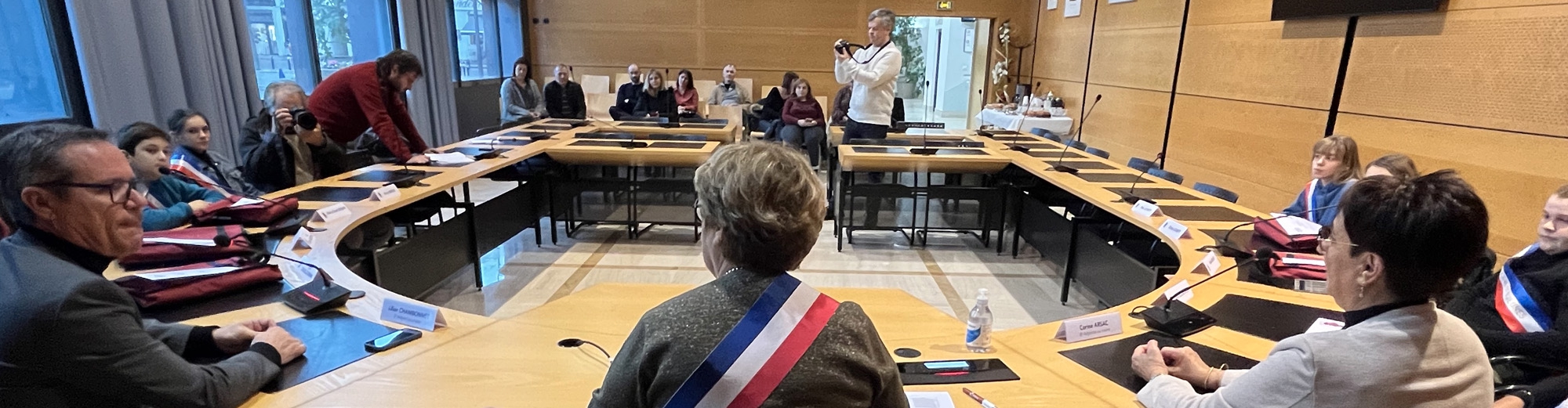 Le CMJ en visite au Sénat