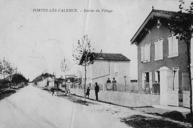 Entrée sud du village