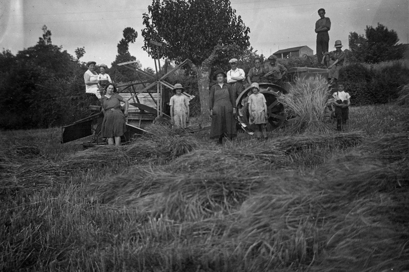 1930 - agriculteurs au quartier Vallats