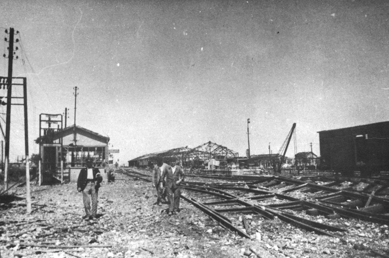 Dépôt SNCF de Portes détruite lors des bombardements américains d'août 1944