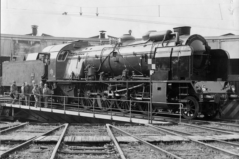 Remise en état de la locomotive 141F232