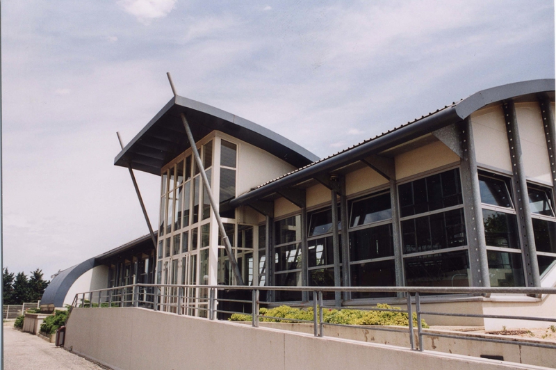 Le dojo et salle de gymnastique