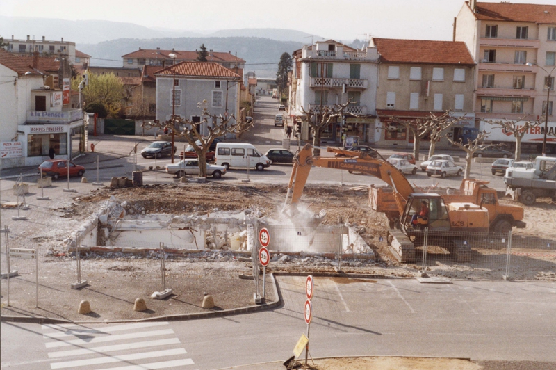 Démolition de l'ancienne mairie