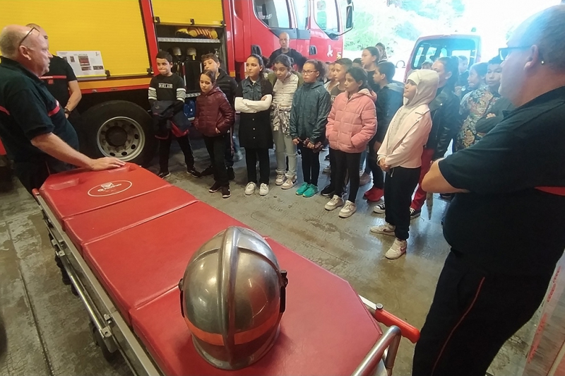 Visite de l'école Joliot-Curie chez les pompiers