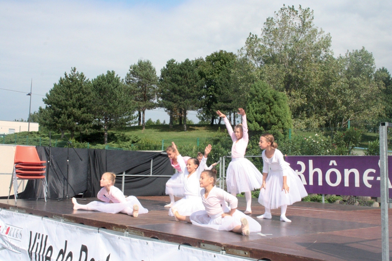 Démonstration de danse de la Mouette au forum des associations