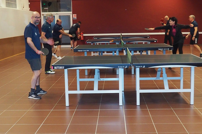 Au club d tennis de table