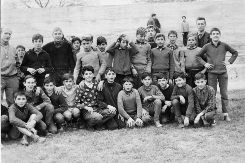 Classe de l'école Joliot-Curie : coopération gymnastique