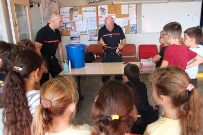 École élémentaire chez les pompiers